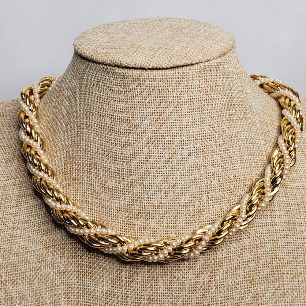 Vintage Necklace Casual Career Faux Pearls on Gold Tone Chain 18 Inch
